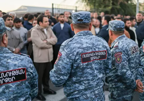 Alegeri în Armenia. Şase candidaţi proruși au fost arestaţi cu o zi înainte de deschiderea secțiilor de votare