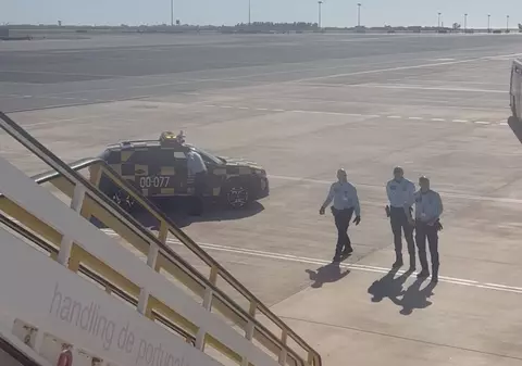 A fost arestată pe aeroport după ce a criticat pe internet destinația unde și-a petrecut vacanța: „E superpericulos”