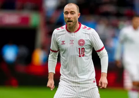 Momente de panică în Danemarca – Ucraina după ce Christian Eriksen s-a prăbușit din nou pe teren. Arbitrul a fluierat direct finalul partidei