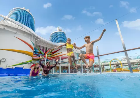 Vacanța pe care copiii nu o vor uita niciodată: noul vas de croazieră LEGEND OF THE SEAS ajunge în Europa 