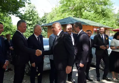 Ce scrie presa străină despre noul premier desemnat Adrian Veștea și decizia lui Nicușor Dan de a-l nominaliza fără să se consulte cu PNL
