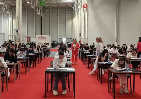 Admitere UMF Carol Davila 2026. Record absolut de candidați înscriși la examen: 6.916 de tineri se bat pe cele 1.947 de locuri