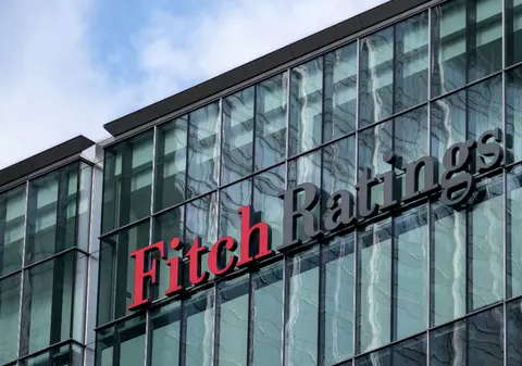 Fitch decide astăzi noul rating de țară al României. Care sunt șansele să ajungem la „junk”
