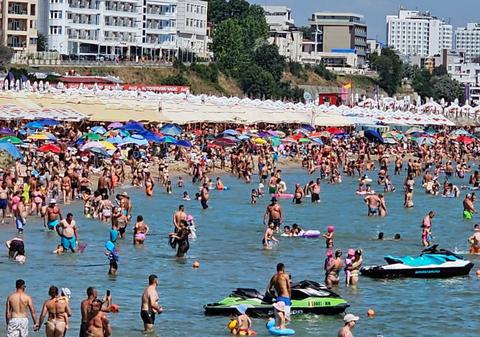 Plajele din Eforie, arhipline în ultima zi din iulie 2026. Cât costă o zi de plajă în zona de nord a litoralului românesc