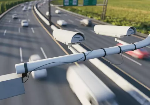 Amendă 2.000 de euro și suspendarea permisului auto pe loc, timp de un an: cu ce viteză este interzis să circuli pe autostrăzile din Grecia