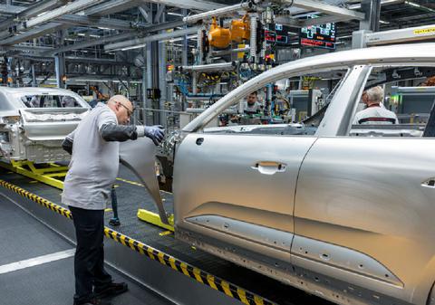 Porsche concediază 5.000 de angajați pentru a reduce cheltuielile