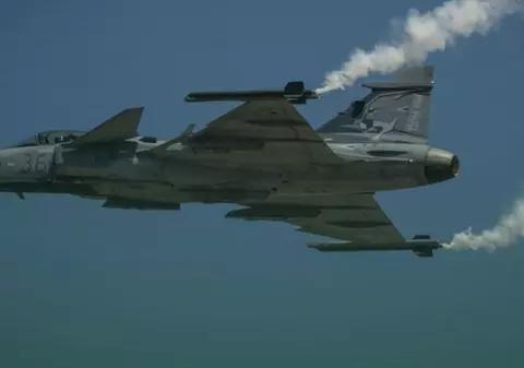 Avioane NATO, ridicate de urgență la granița cu România. Ce s-a întâmplat cu un avion de pasageri înmatriculat în China