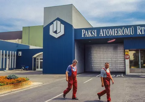 Un reactor nuclear al centralei Paks din Ungaria a fost oprit de urgență, din cauza crizei apei pe Dunăre