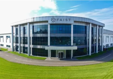 Compania care plătește taxe și impozite locale de 3.000.000 de lei și are 700 de angajați, în Oradea, încearcă să scape de faliment