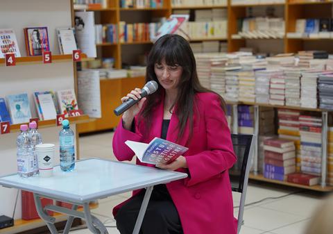 Cum arată lumea când munca devine singurul scop? O autoare din Republica Moldova explorează prețul libertății într-un roman inspirat din propria experiență: „Mă sperie că cineva are puterea de a decide ce fel de viață duc”