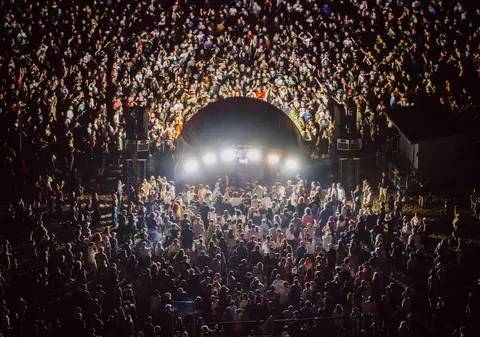 Începe Electric Castle 2026, ediția care îi aduce pe aceeași scenă pe Teddy Swims, The Cure, twenty one pilots, Chase and Status și Wet Leg