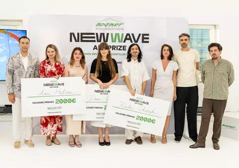 Fundația Bog’Art a premiat trei studenți care au creat, pentru NEW WAVE Art Prize, lucrări de artă inspirate de evoluția AI