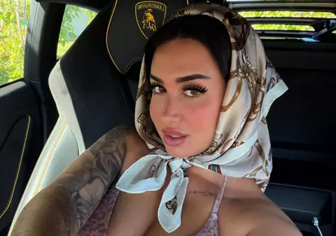 O vedetă OnlyFans s-a filmat când conducea un Lamborghini Huracan cu 152 km/h într-o zonă cu limită de 80 km/h, în Elveția