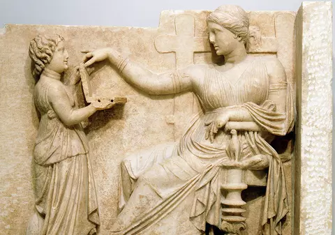 Statuia greacă veche de 2.000 de ani în care apare un „laptop”: „A reaprins dezbaterea despre călătoria în timp”
