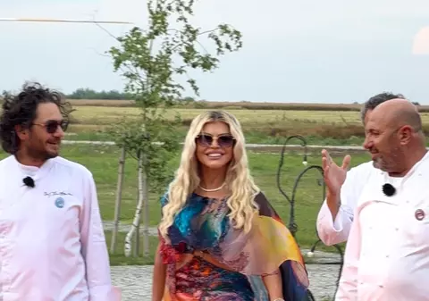 Loredana a ajuns cu elicopterul la un eveniment: „Era cât pe ce să aterizăm la mănăstire”