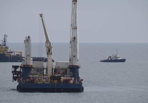 OMV Petrom și Romgaz au instalat platforma Neptun Deep de 16.500 de tone în Marea Neagră. Când începe producția