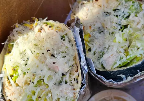 SUA dă vina pe salata folosită de un lanț celebru de fast-food pentru infecția care a cuprins 5 state