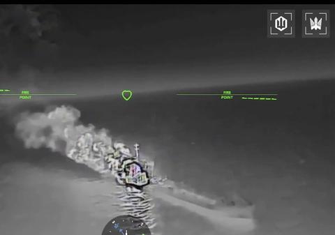 Ucraina recunoaște că a lovit cu drone opt petroliere din flota-fantomă a Rusiei, într-o singură noapte, în Marea Azov