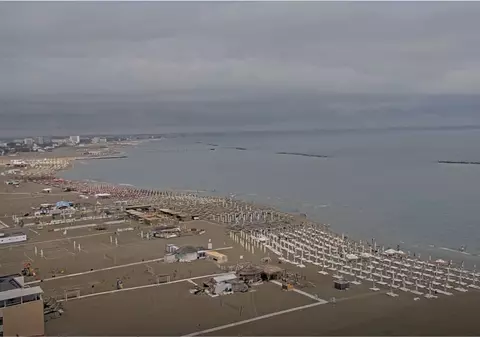 Apa mării are la Constanța doar 13 grade. Care este motivul răcirii bruște și cât va mai dura fenomenul
