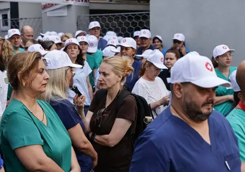 „Mi-am lăsat copiii bolnavi acasă!” Grevă în sănătate: Poveștile tulburătoare ale cadrelor medicale care au protestat la Spitalul Floreasca