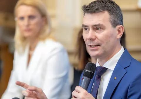 Cum îți faci programare la medic de la 1 septembrie pe noua platformă CNAS „e-Sănătatea Mea”. Noul buletin cu cip devine card de sănătate