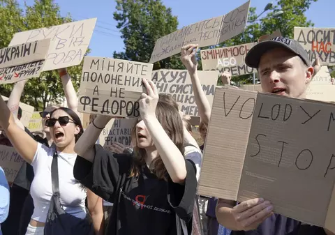 Ce se știe despre demiterea ministrului ucrainean al Apărării și remanierea guvernamentală care divizează Ucraina. O mișcare „total neașteptată”
