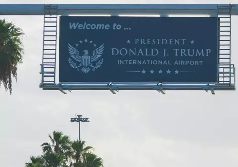Aeroportul care îi poartă numele lui Donald Trump, boicotat de călători: o companie aeriană le permite să-și schimbe biletele