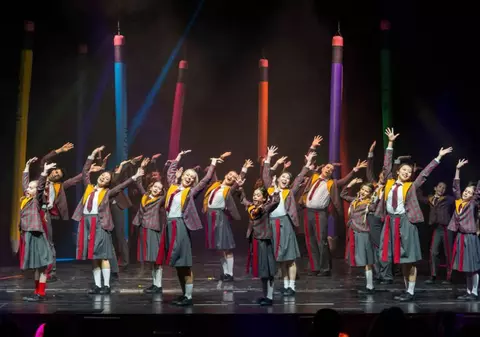 Primul liceu din România care va pregăti elevi pentru marile scene și culisele spectacolelor se deschide în București