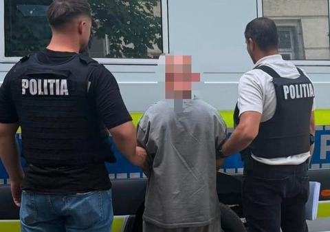 Un român care a furat 30.000 de euro prin „skimming la pompă” în Austria a fost prins în Craiova