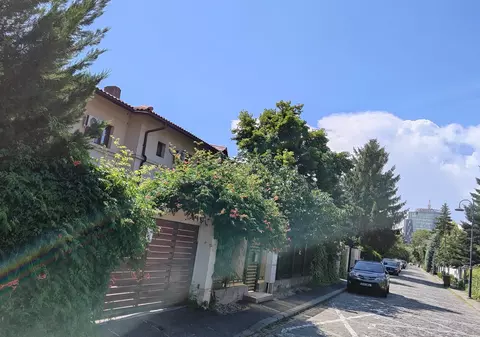 Cum arată vilele de lux închiriate de RAAPPS la 900 de euro pe lună, în timp ce prețul pieței este de 4.000 de euro
