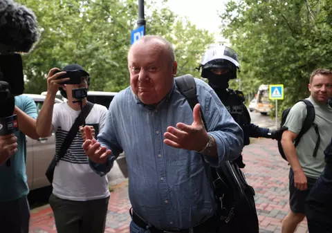 Viorel Pașca a fost reținut de DIICOT alături de soție și copii în dosarul azilelor ilegale din Bihor, după ce 401 morți au fost îngropați pe câmp și sute de victime au fost găsite în centre