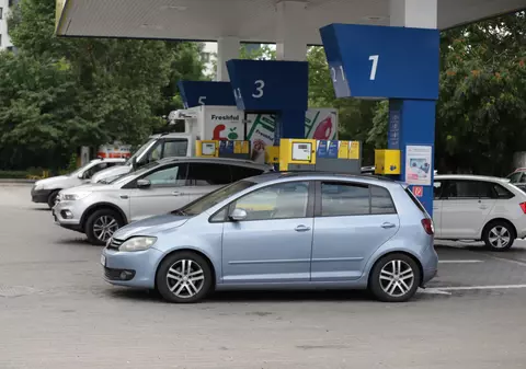 Soluția adoptată în Senat pentru scumpirile la carburanți: cum va funcționa „acciza dinamică” și ce risc de penurie există