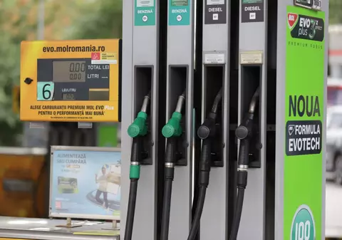 Motorina a depășit 10 lei pe litru. Cât a ajuns să coste benzina la Petrom, OMV și Rompetrol