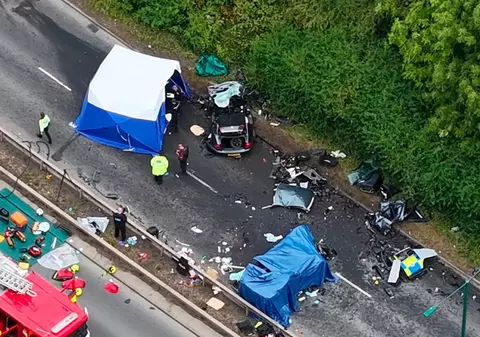 12 oameni au murit în același mod, după două accidente în Anglia și Irlanda. Poliția ia în calcul că ar fi un trend periculos de pe TikTok