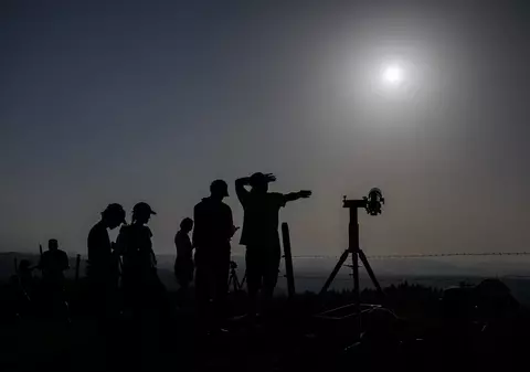 Marea eclipsă de Soare din 12 august s-a încheiat. Imagini spectaculoase din Spania, Islanda și alte zone ale Europei