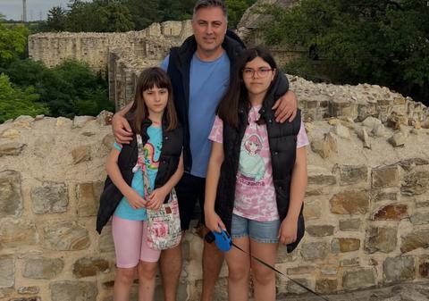 De ce fiicele lui Alexandru Ciucu nu zâmbesc în imaginile din vacanța alături de tatăl lor: „Prietenii știu de ce”