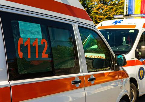Doi muncitori au murit după ce au căzut la 5 metri adâncime într-un cămin de apă uzată