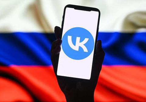 „Război” între Rusia și Apple: tensiunile escaladează după blocarea aplicațiilor de stat MAX și RuStore