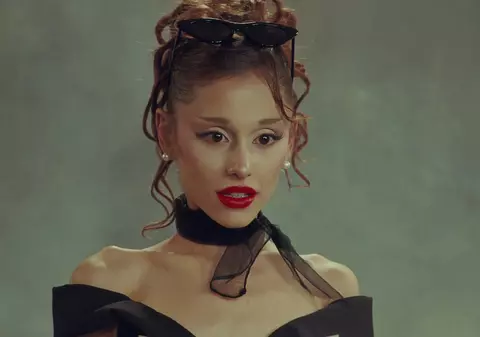 Ariana Grande se retrage din lumina reflectoarelor după turneul „Eternal Sunshine”. Decizia luată după valul de comentarii despre aspectul ei fizic