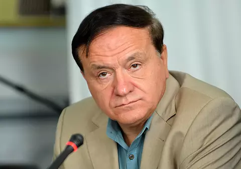 Cum i-a convins Aristotel Căncescu pe judecători să-l elibereze la jumătate din pedeapsă: a scris cărți de istorie și i-a ajutat pe deținuții analfabeți