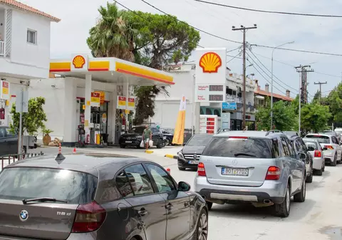 Cât costă benzina și motorina în Bulgaria sau Grecia. Românii scot din buzunar mai mult decât se așteaptă la pompă, în vacanță