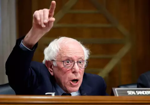 „Opriți dezvoltarea AI. Nu este prea târziu să evităm dezastrul!”. Senatorul Bernie Sanders îi avertiează pe Mark Zuckerberg și Sam Altman