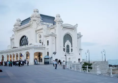 Ce se întâmplă la Cazinoul din Constanța în fiecare joi și vineri: „Am pornit de la o întrebare simplă”