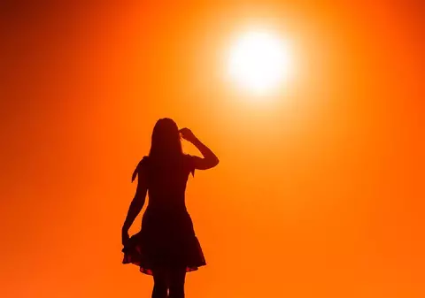 ANM a emis Cod roșu de caniculă în trei județe din țară, temperaturile vor atinge 40°C. Restricții pentru TIR-uri. La ce să ne așteptăm săptămâna viitoare