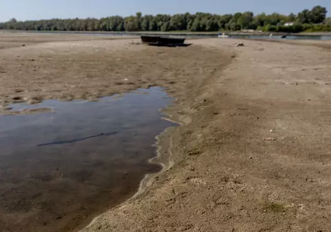 Dunărea a scăzut dramatic, cu 2 cm, de ieri până azi: când s-ar putea opri Reactorul 2 de la Cernavodă