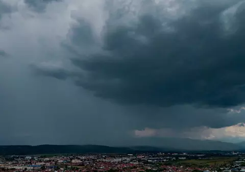 Ploi și vijelii de miercuri, în mai multe zone din țară. Prognoza meteo ANM pentru perioada 10-23 august 2026