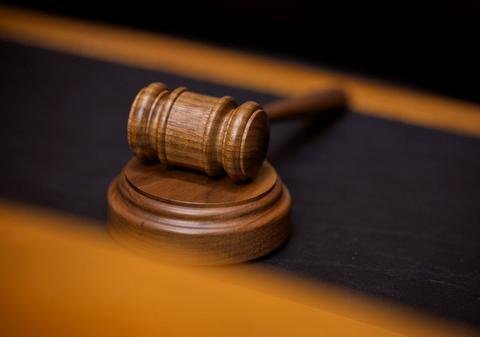 Un polițist și angajați ai unor spitale au racolat mii de victime ale accidentelor pentru despăgubiri. Procurorii au descoperit un număr uriaș de cazuri