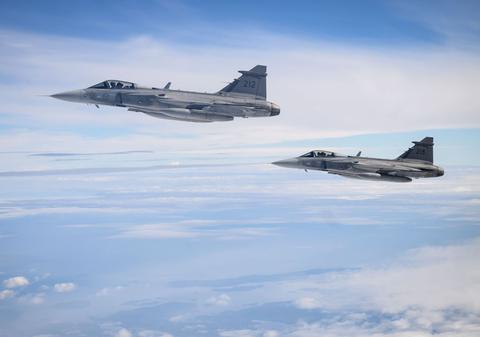 Rusia testează la limita maximă spațiul aerian al NATO: numărul misiunilor de interceptare a crescut cu 250%