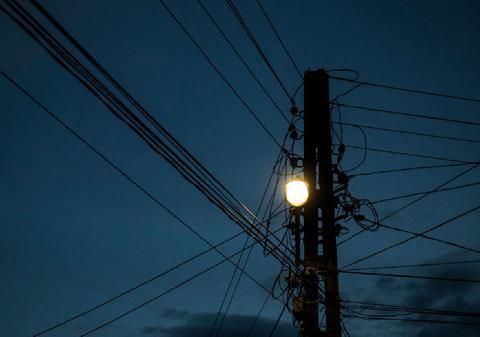 Orașul din România care face economii de 53% la iluminatul public în stare de alertă energetică: „Am investit 1.000.000 de euro în ultimii patru ani”