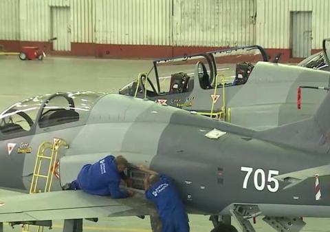 Primele două avioane IAR-99 SM sunt gata la Avioane Craiova, după 6 ani de la semnarea contractului cu MApN